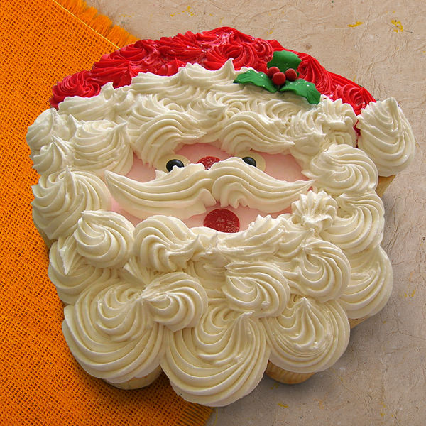  Fluffy Santa Claus Cream Cake