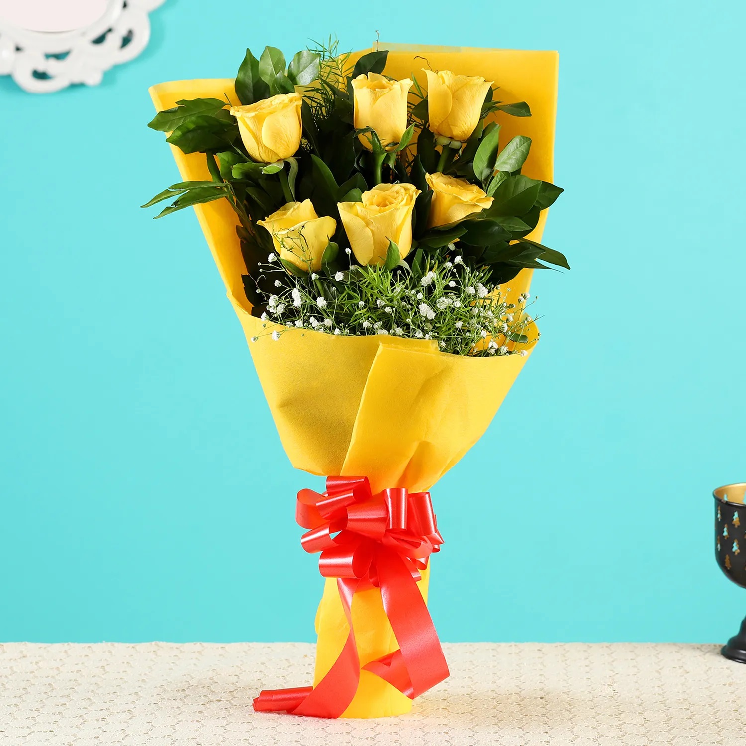  Sunshine Surprise Yellow Roses Bunch